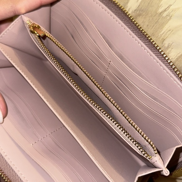 Coach Wallet - Picture 4 of 5